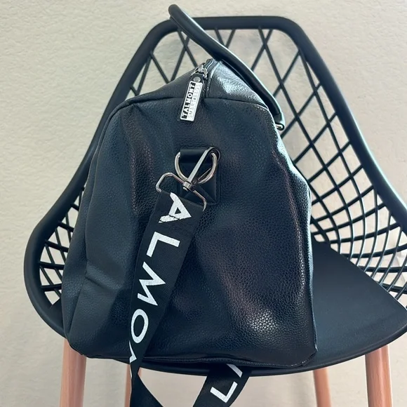 Talmont Duffle leather Bag with Shoe Compartment - Picture 10 of 15